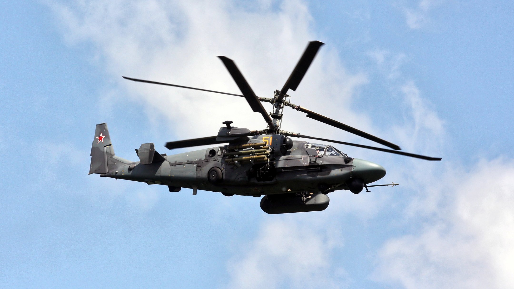 Вибух на російському аеродромі: два вертольоти повністю знищені – ГУР