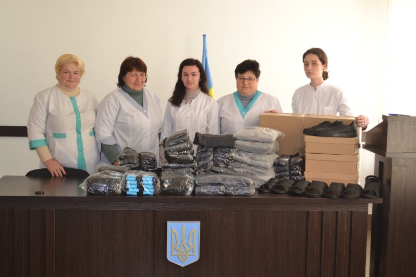 Працівники Хотинської багатопрофільної лікарні долучилися до збору коштів на допомогу ЗСУ