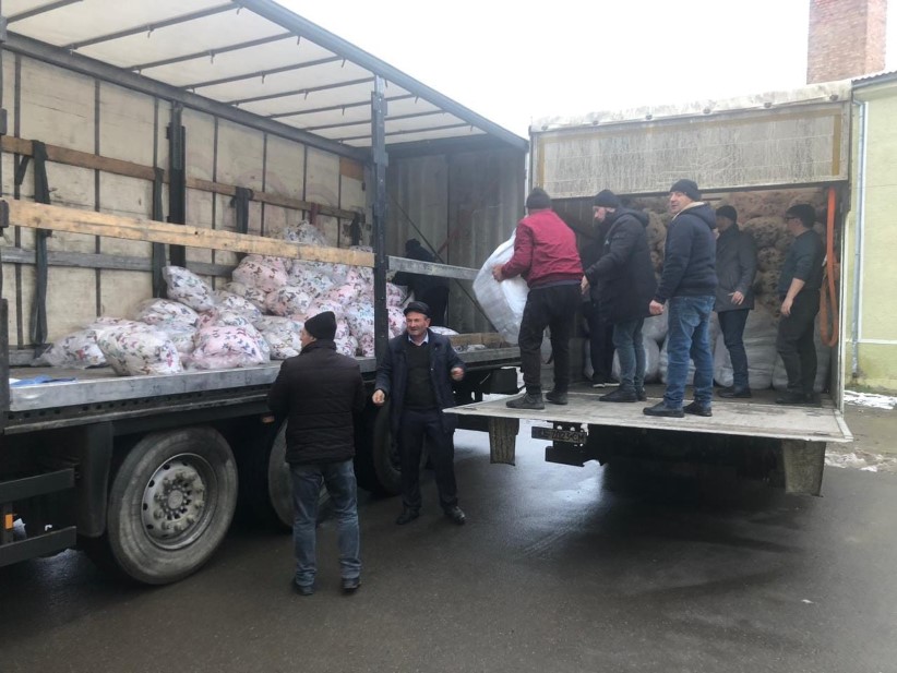 Тисяча ковдр та подушок: асоціація адвокатів Румунії передала гуманітарну допомогу