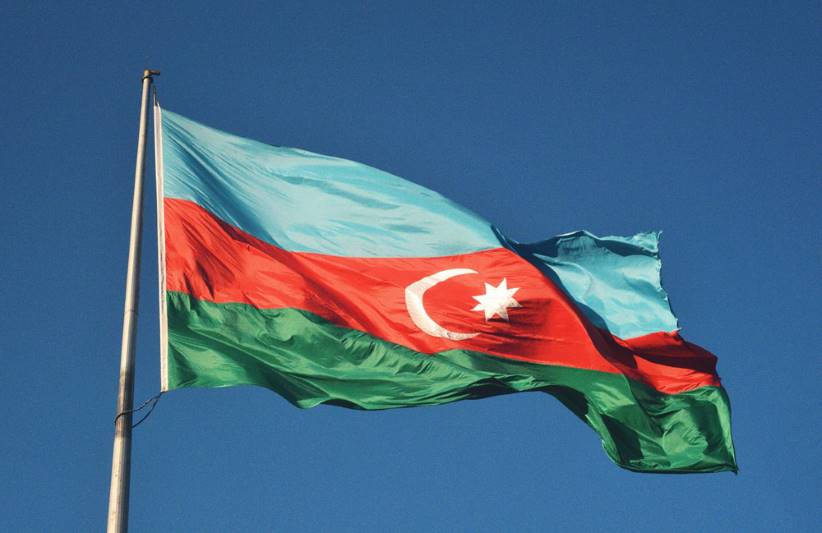 Азербайджан передав Україні трансформатори та генератори