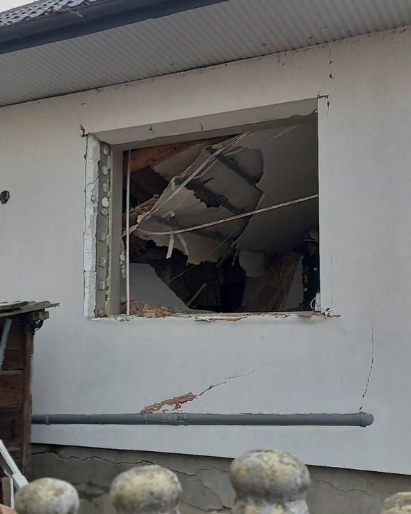 Загинула дитина, ще 3 осіб – травмовані: рятувальники розповіли деталі вибуху у приватному будинку в Чернівцях