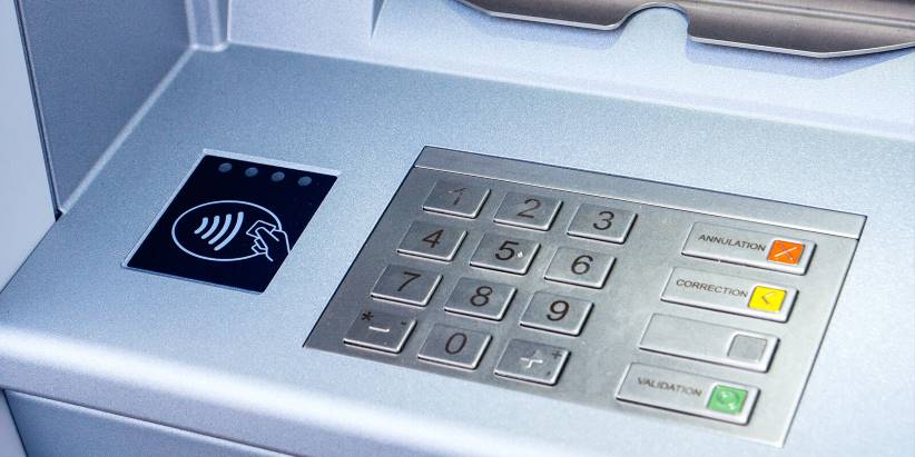 Комісію за видачу коштів з банкоматів скасували 10 банків