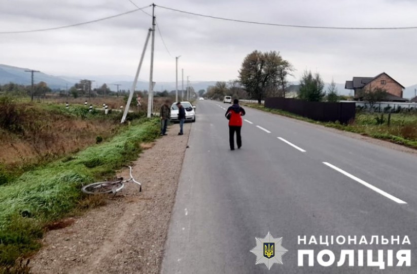 Виїхав на зустрічну смугу та збив велосипедиста: на Буковині судитимуть водія автомобіля