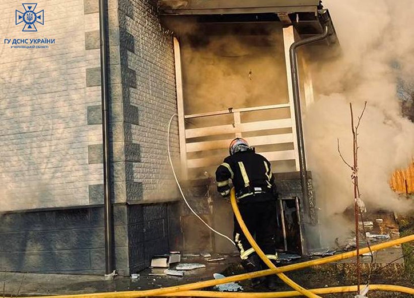 Порушили правила пожежної безпеки при облаштуванні та експлуатації печі: у Чернівцях сталися 2 пожежі