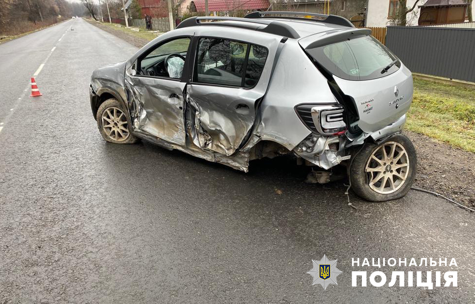 ДТП на Буковині: в результаті зіткнення двох автомобілів, травмувалася 32-річна буковинка