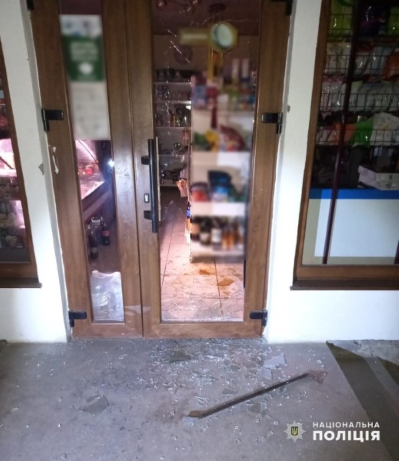 Пограбував крамницю в новорічну ніч: на Буковині затримали зловмисника