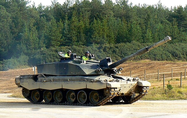 Велика Британія оголосила пакет допомоги з танками Challenger 2 для України