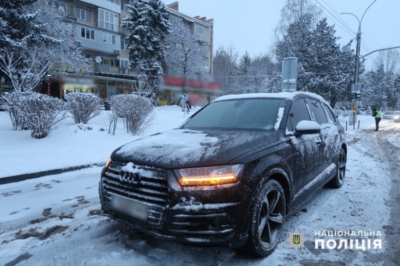 ДТП на Буковині: водій “Audi” збив двох пішоходів, їх госпіталізували