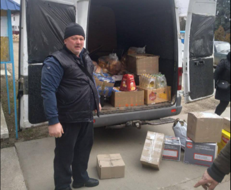 Жителі однієї з громад на Буковині передали на фронт гуманітарну допомогу