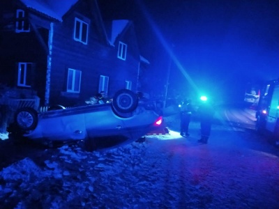 ДТП в гірському селі: загинув 31-річний буковинець, машина зіткнулася з електроопорою та перекинулася на дах