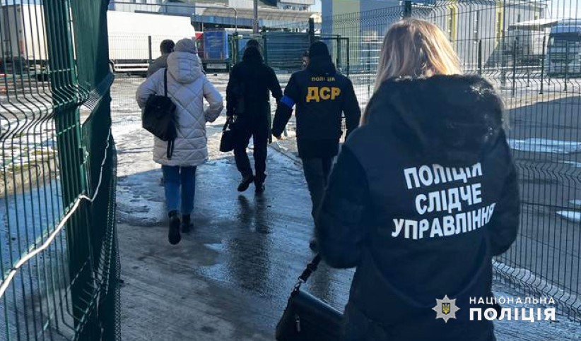 Допомагала ухилянту перетнути кордон: на Буковині затримали правопорушницю