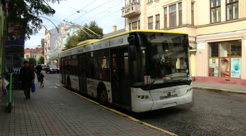 Обірвався контактний дріт: у Чернівцях тимчасово не курсують тролейбуси № 1, 6, 8
