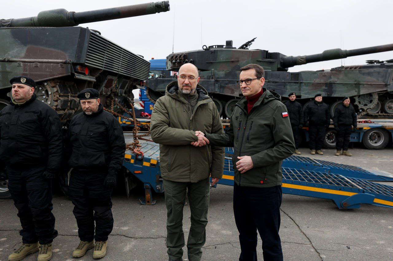 Шмигаль показав перші танки Leopard 2 від Польщі