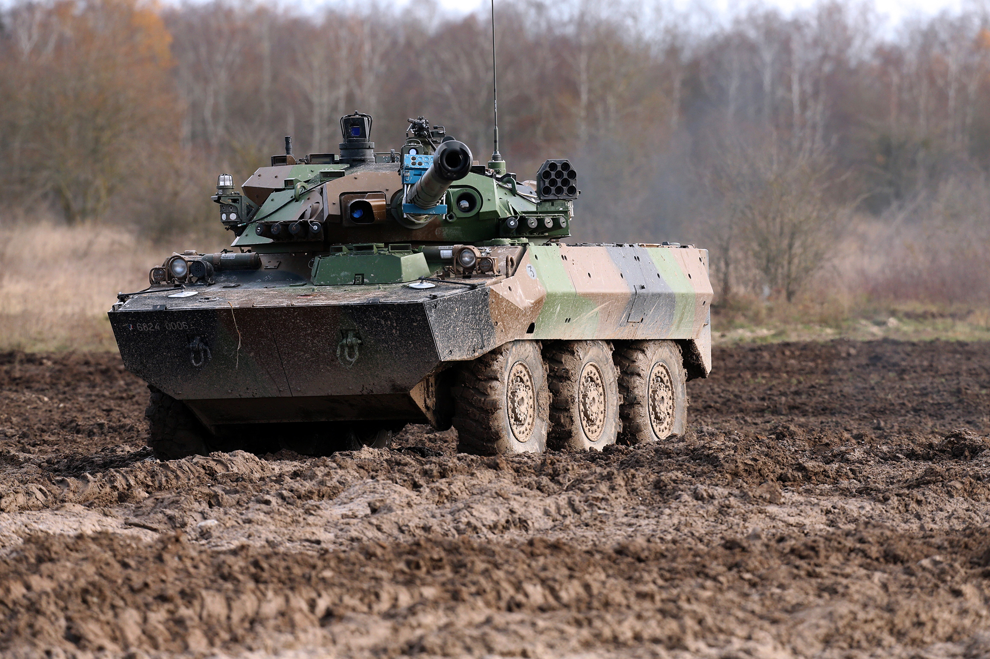 У Франції розповіли, коли передадуть Україні колісні танки AMX-10 RC