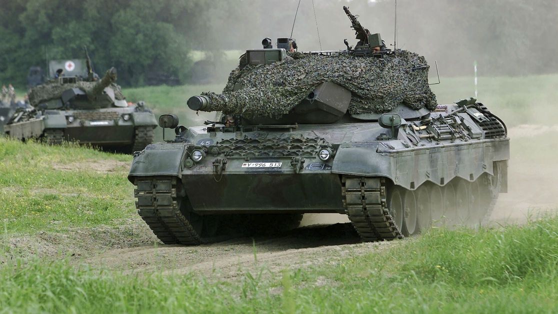 Іспанія відправила в Україну чотири танки Leopard та десять бронеавтомобілів