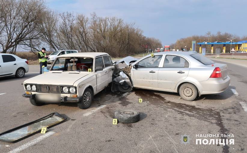 На Буковині зіткнулись дві автівки: є постраждалий