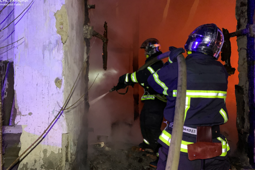 На Буковині протягом ночі вогнеборці ліквідували 5 пожеж