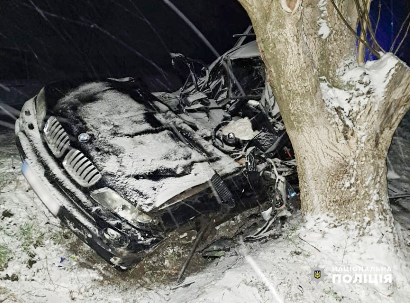 ДТП на Буковині: водій отримав численні тілесні ушкодження