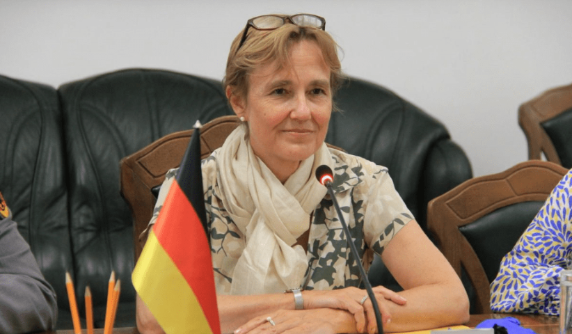 «Німеччина з Україною, і це надовго», – посол відповіла критикам про надання військової допомоги