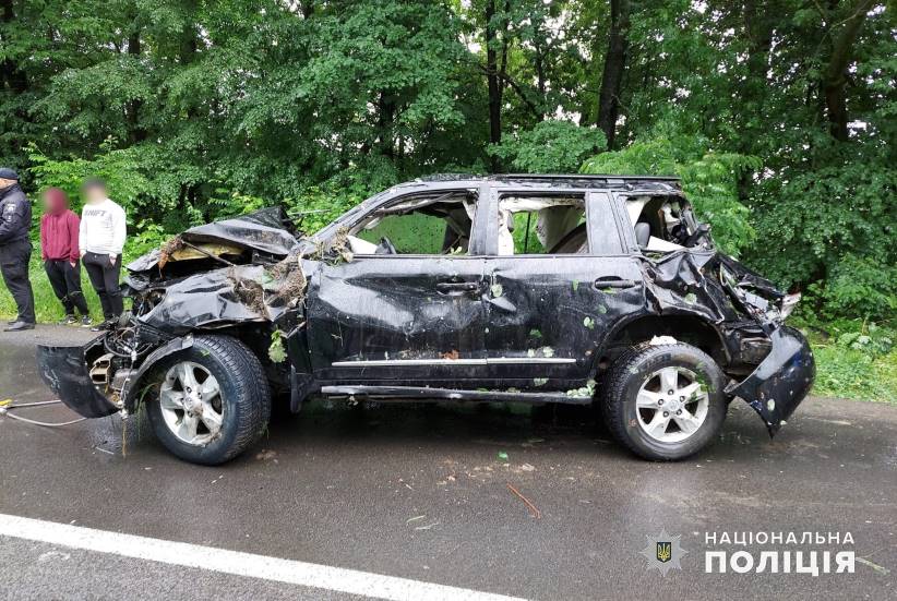 На Буковині поліціянти розслідують ДТП, в якій загинув неповнолітній