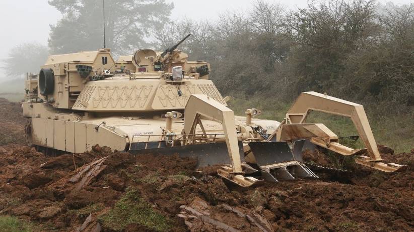 Німеччина передала Україні два танки для розмінування Wisent 1