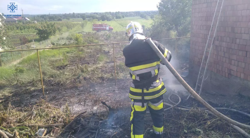 На Буковині за минулі вихідні рятувальники ліквідували 14 пожеж
