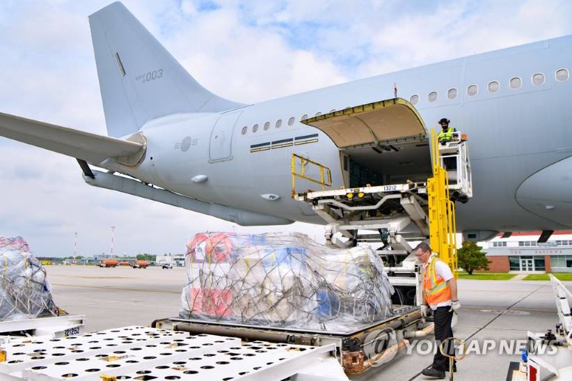 Південна Корея відправила Україні літак з вантажем нелетальної військової допомоги