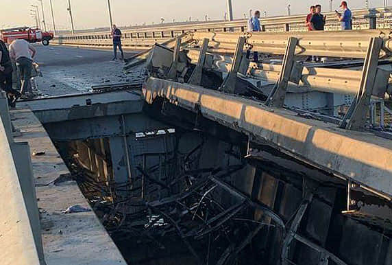 У ГУР відреагували на вибухи на Кримському мосту