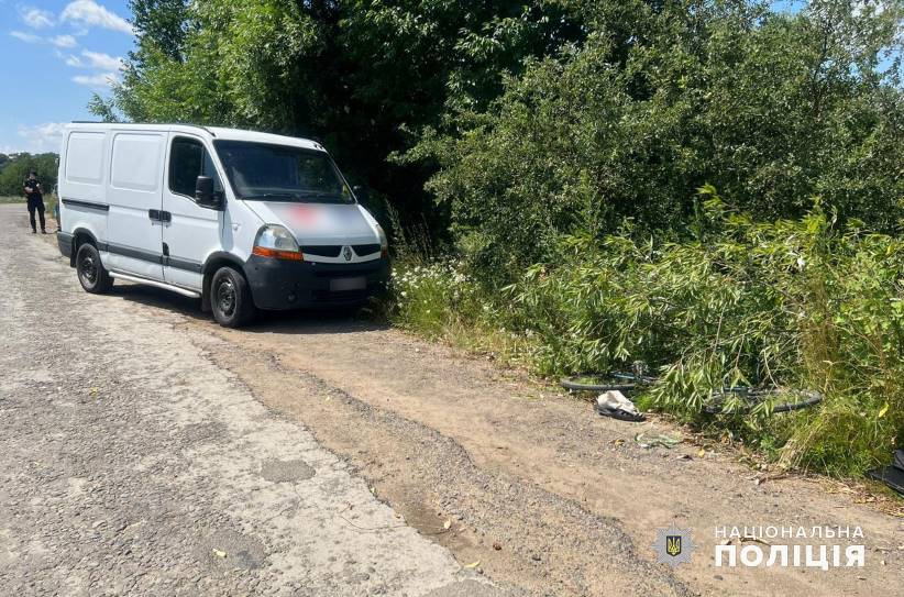 Поліціянти розслідують ДТП в Чернівецькому районі, в якій травмувався велосипедист