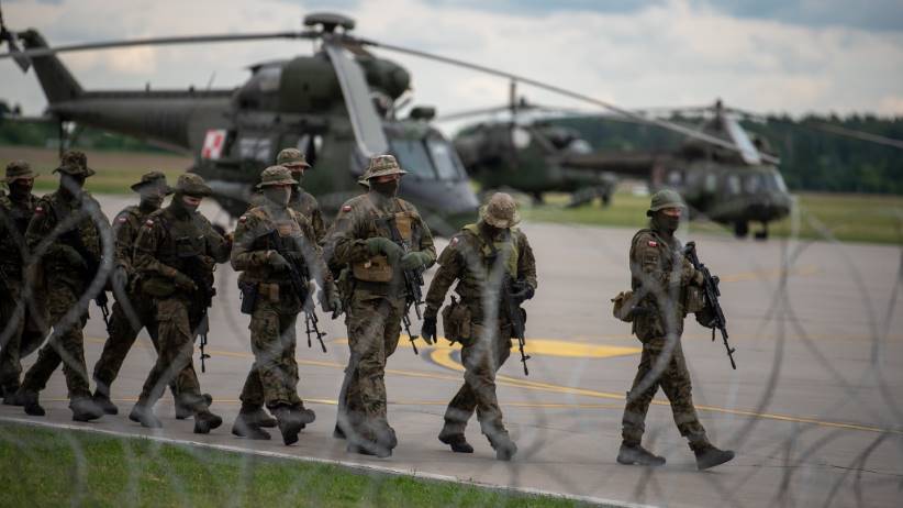 Польща перекинула бойові вертольоти до кордону з Білоруссю