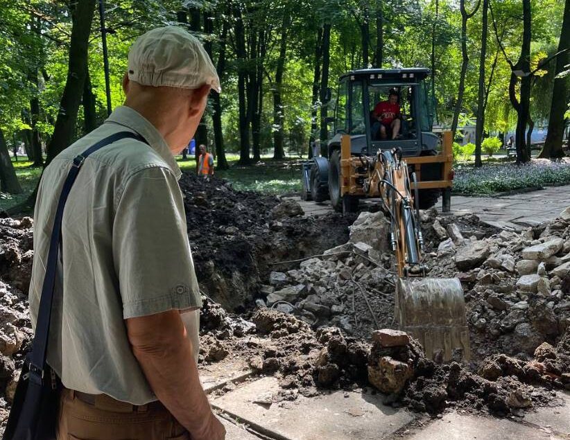 У “могилі” генерала Боброва у парку Шевченка не виявили останків радянських військових