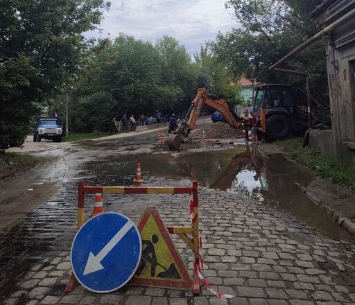 Аварія на водогоні в Чернівцях: значна частина міста залишилася без води