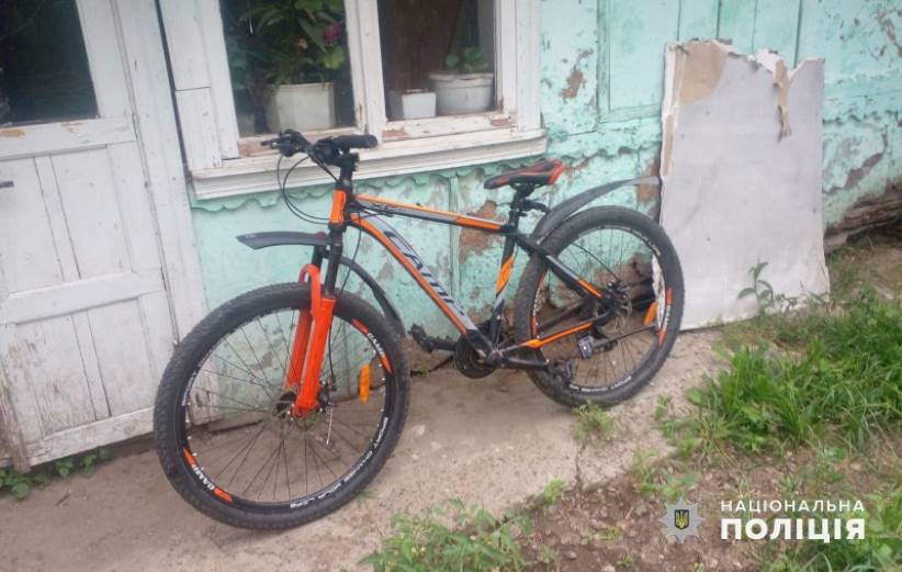 У Вижницькому районі поліціянти розкрили крадіжку велосипеда