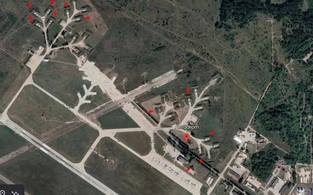Контррозвідка СБУ вночі атакувала дронами аеродром у Курську