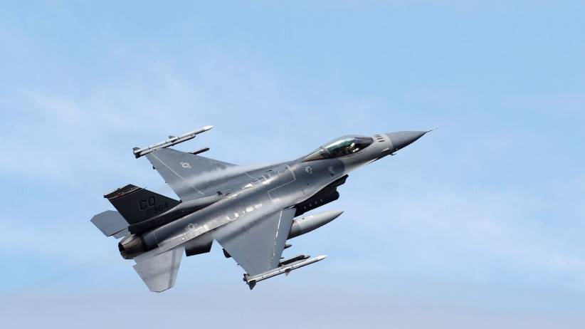 Зеленський: Україна отримає 42 літаки F-16