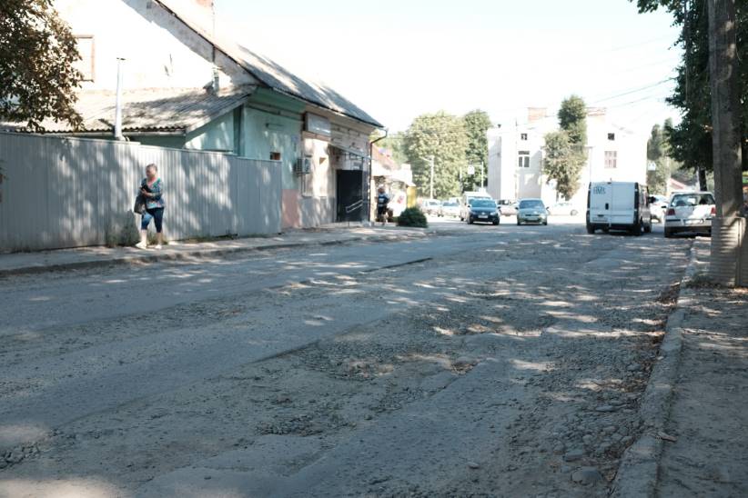 У Чернівцях розпочинають відновлення дороги на вулицях Дзержика та Горіхівській
