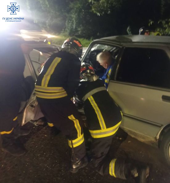 У Чернівцях сталася ДТП між двома легковими автомобілями