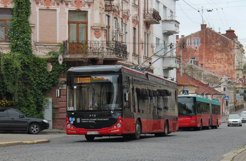 У Чернівцях три тролейбусних маршрути будуть підвозити пасажирів до Гравітону