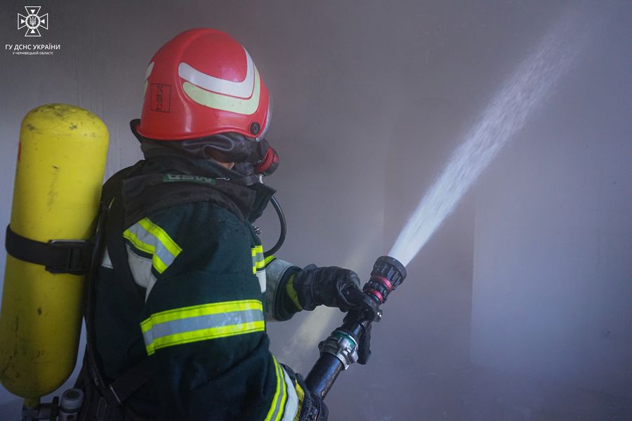 Врятували життя жінці: за минулу добу на Буковині виникло 4 пожежі