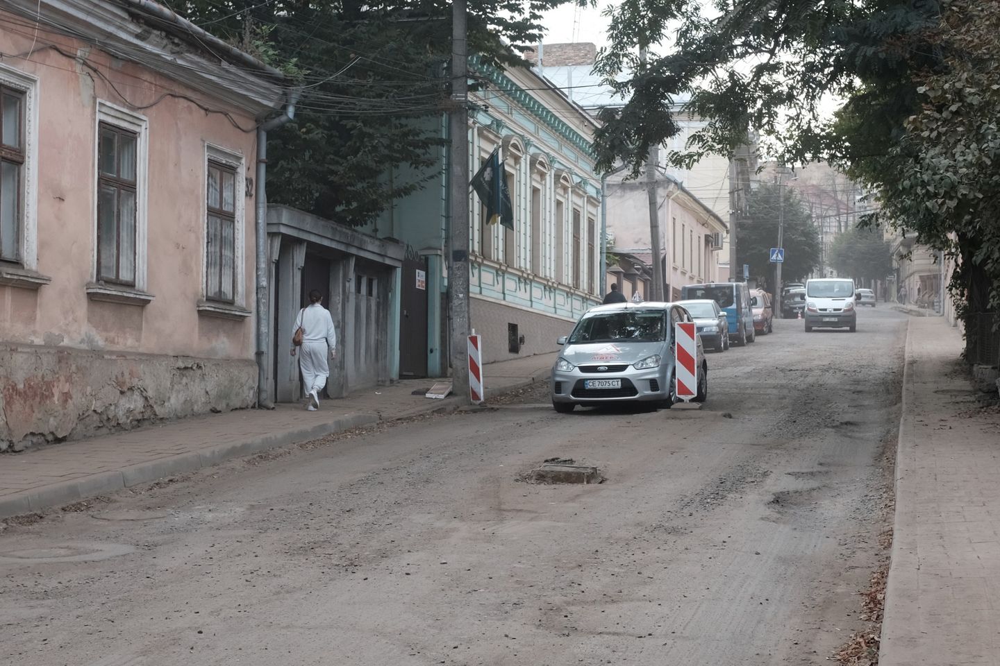 За невиконання умов договору про ремонт дороги у центрі Чернівців з підрядником розірвали договір