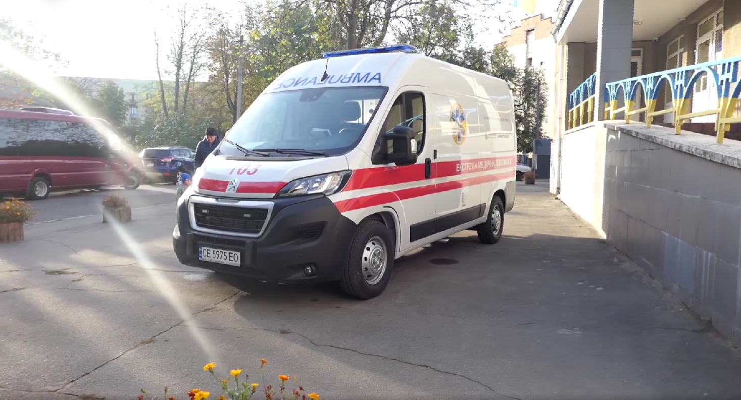 Чернівецький обласний центр екстреної медичної допомоги та медицини катастроф отримав новий реанімобіль