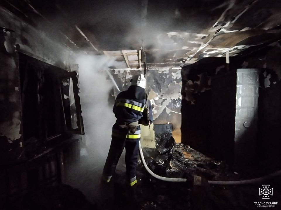 За вихідні на Буковині сталися 6 пожеж, на одній із них загинула людина