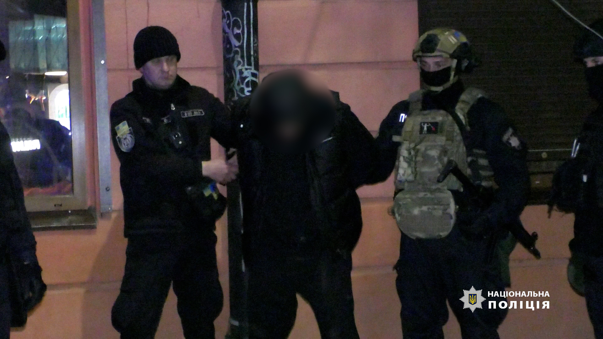 Поліціянти Буковини повідомили чоловіку про підозру у незаконному поводженні з боєприпасами