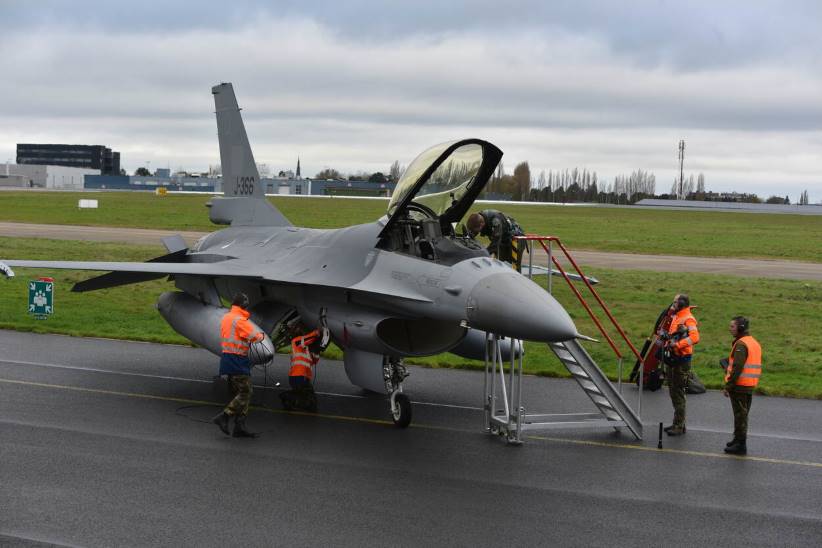 Нідерланди відправили до Румунії п’ять винищувачів F-16 для навчання українських військових