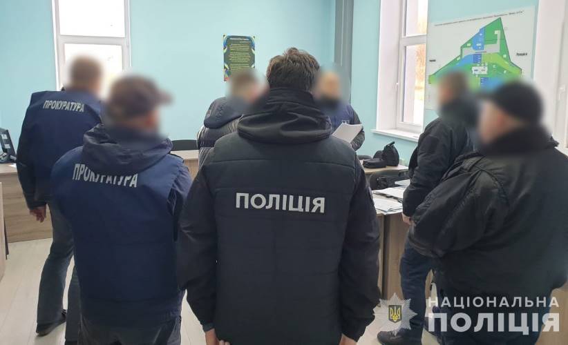 Службовцям Чернівецької митниці повідомили про підозру за пропуск контрабанди електронних цигарок