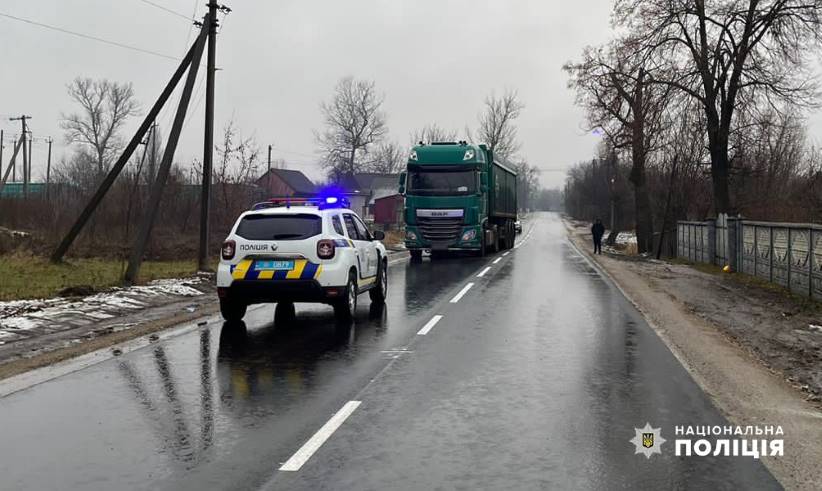 Збив велосипедистку: на Буковині судитимуть водія вантажівки
