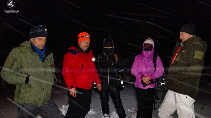 На Закарпатті рятувальники відшукали заблукалих альпіністів з Чернівців