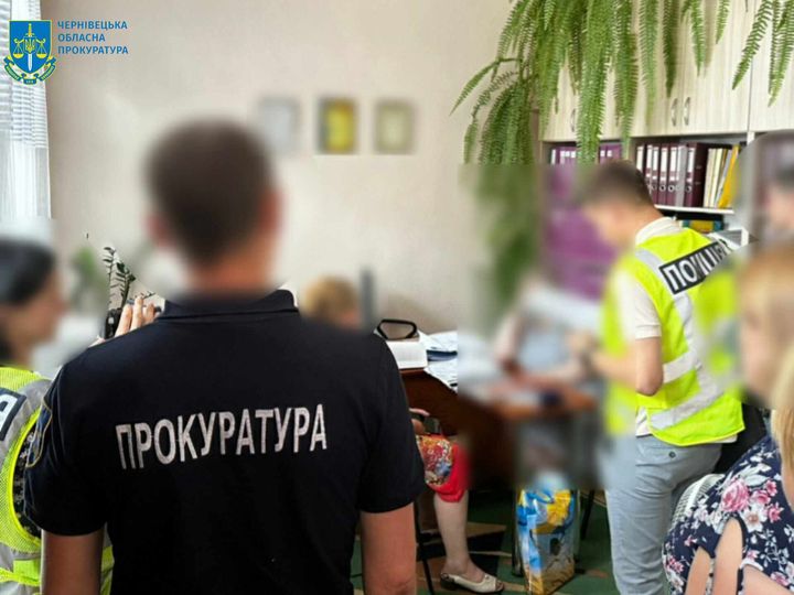 Хабар за нестворення перепон при оплаті виконаних робіт – судитимуть директорку дошкільного закладу на Буковині
