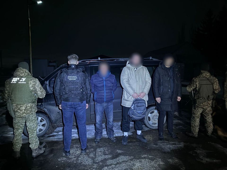На Буковині прикордонники затримали порушників кордону та їхнього провідника