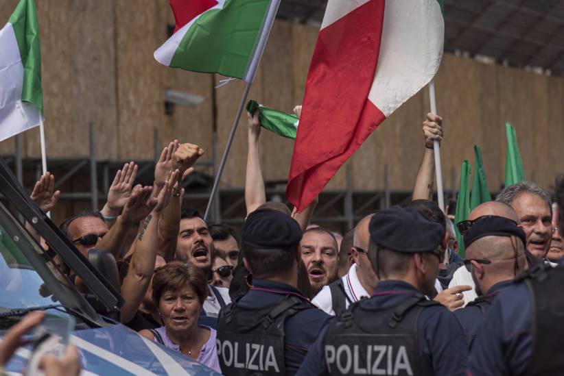 В Італії Верховний суд визначив, коли фашистські вітання є законними